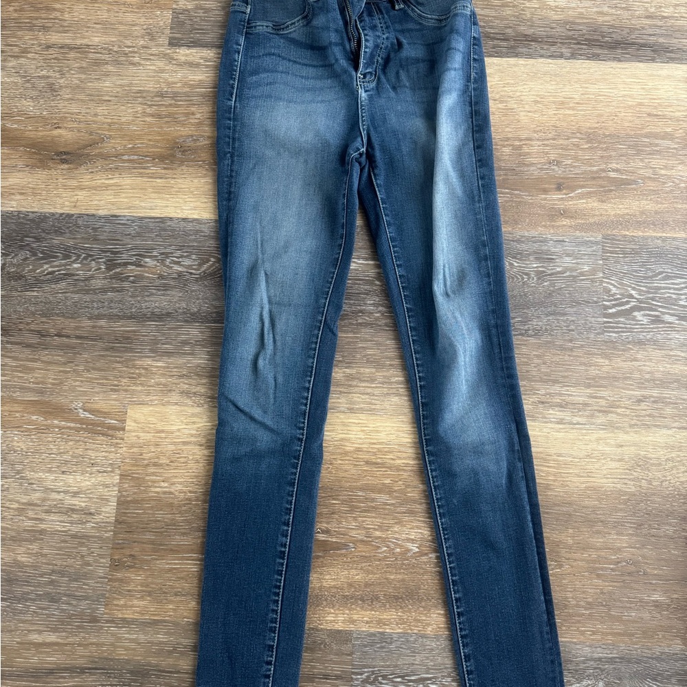 KanCan skinny jeans 7/27 with stretch!
